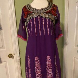 Women’s Indian style dress, Kurti, sz M, purple, cotton with embroidered details
